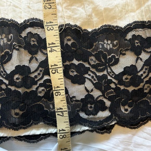 Maurice’s white with black lace skirt size large nwt - Picture 5 of 6